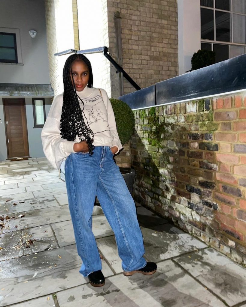 Mom Jeans Inspo: How To Slay The Trend Effortlessly